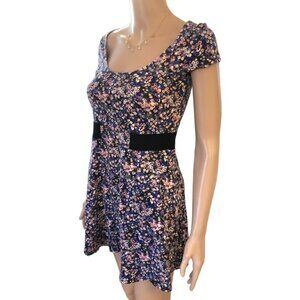 (5‎ for $25) American Eagle Ditsy Floral Open Back Dress size Small